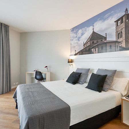 Hotel Can Pamplona Vic Buitenkant foto